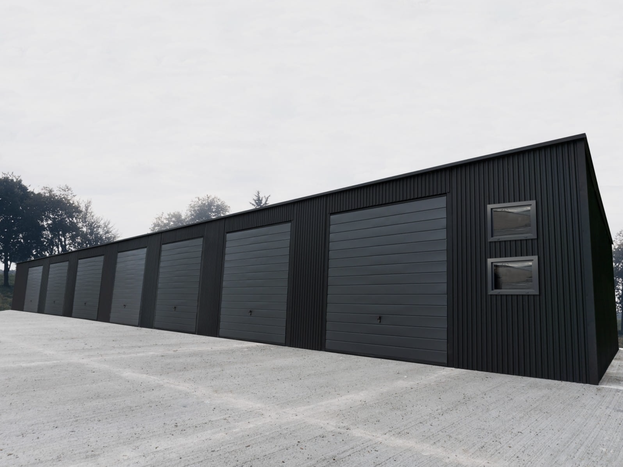 Stahlhalle nach Maß – moderne Stahlhalle mit Lieferung und Montage in Deutschland