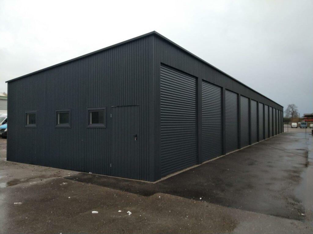 Stahlhalle 20x6 m mit Rolltoren – Werkstatthalle in RAL 7016 /1